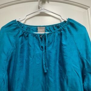 Chico's Sz 1 Medium Teal Blue Tie Front Peasant Blouse w Embroidered Sleeve